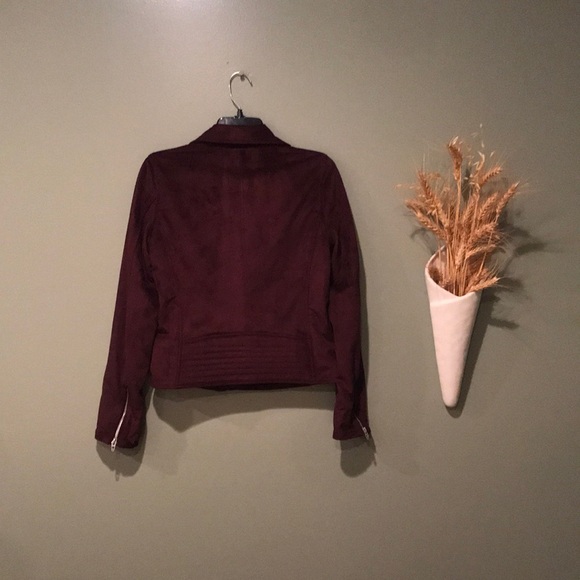 BlankNYC Burgundy Microfiber Moto Jacket S. 3 Zippered Pockets. Zipper At Wrists - Picture 2 of 6